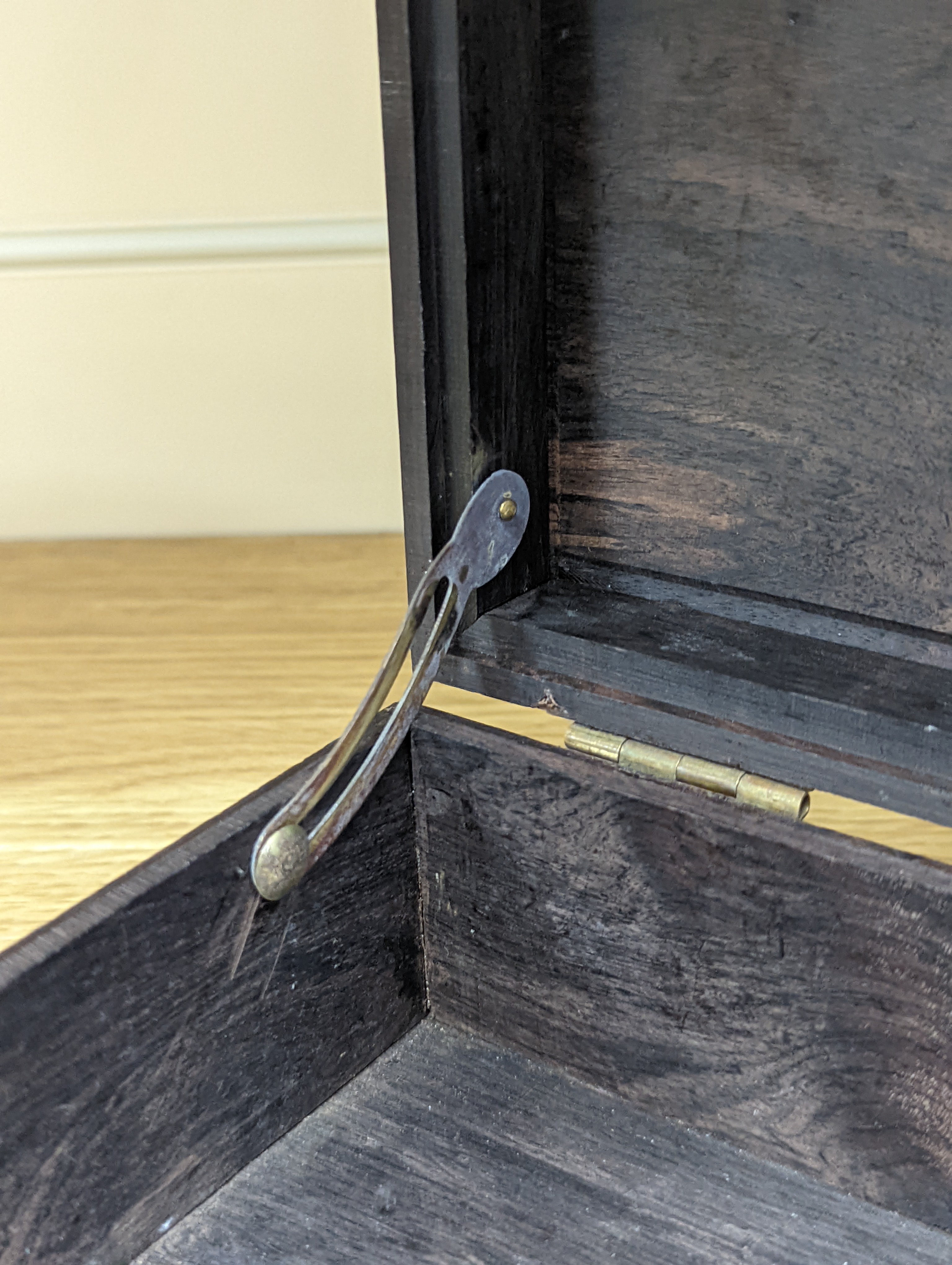 A Chinese hardwood box, 8.5in. (21.5cm)